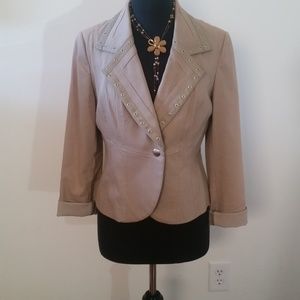 Ilusion blazer beige size 8